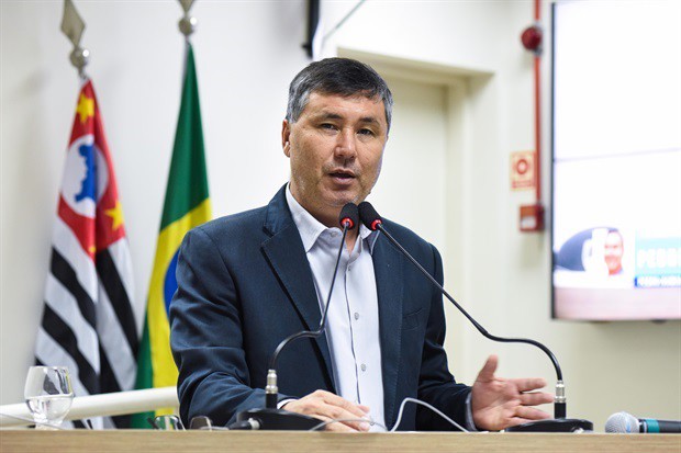 Duas emendas foram apresentadas por Kawai