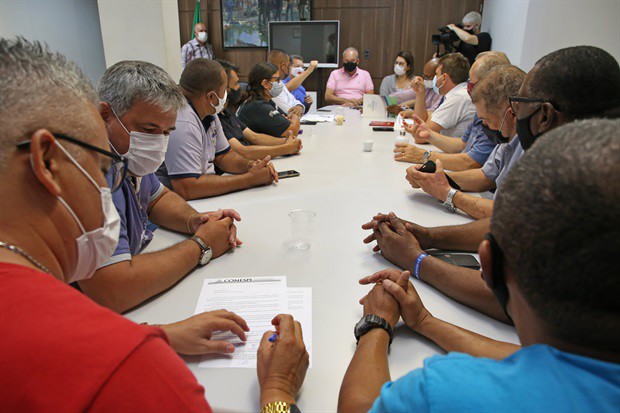 Reunião com membros da Mesa Diretora aconteceu na manhã desta segunda-feira (3)