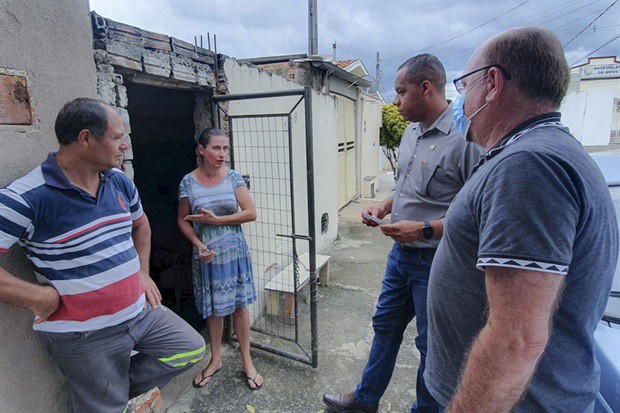 Visita realizada na tarde desta sexta-feira foi motivada por pedidos de moradores