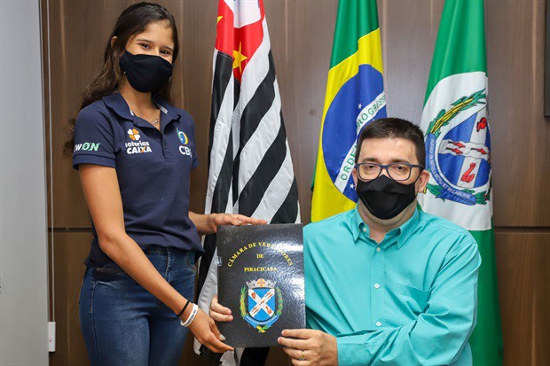 Nicole Pircio é atleta da Seleção Brasileira de Ginástica Rítmica