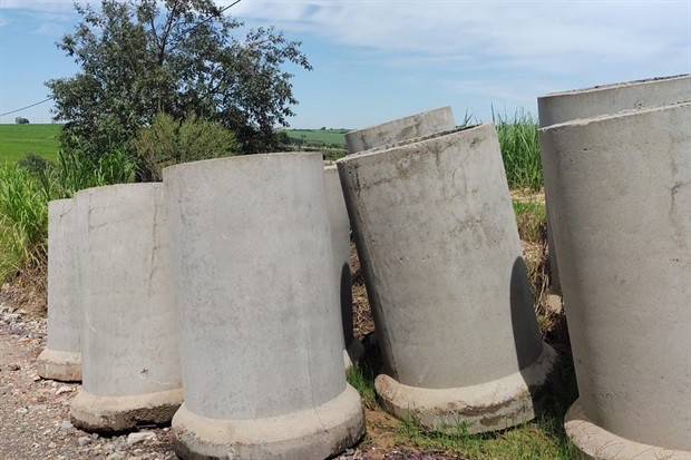 Obras na estrada Nair Borges Soares, em Ibitiruna