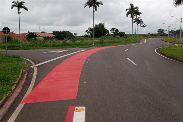 Ciclofaixa de 4,3 km foi instalada nas avenidas Oscar Lázaro Berreta e Maria Júlia de Camargo Dini, em Artemis
