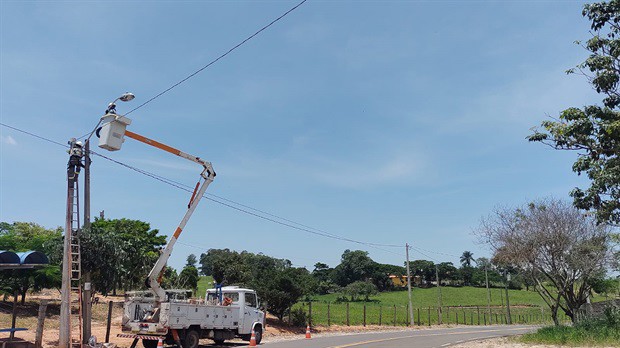 Wagnão acompanhou na manhã desta terça-feira (25) trabalho das equipes da Semob de instalação de pontos de iluminação pública na zona rural