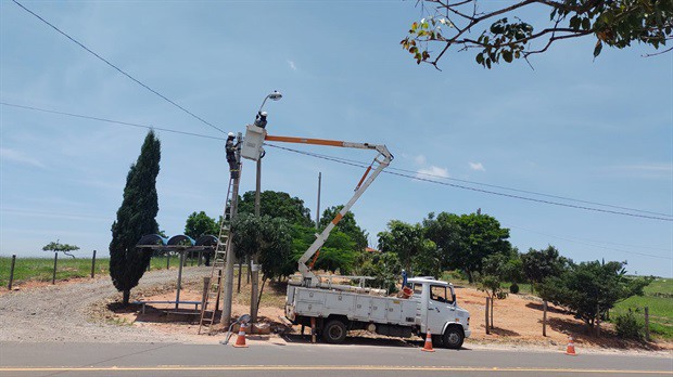 Wagnão acompanhou na manhã desta terça-feira (25) trabalho das equipes da Semob de instalação de pontos de iluminação pública na zona rural