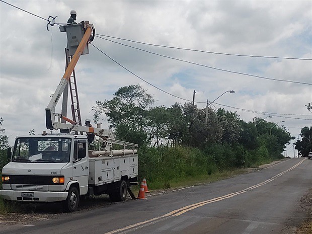 Wagnão acompanhou na manhã desta terça-feira (25) trabalho das equipes da Semob de instalação de pontos de iluminação pública na zona rural