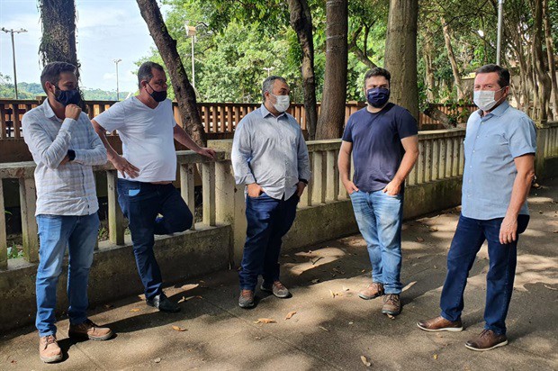 Equipe vistoriou o Parque do Mirante para analisar processo de revitalização da área em parceria com construtora 