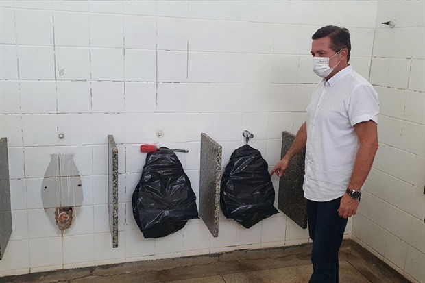 Parlamentar também pede reparo nos sanitários existentes na orla da Rua do Porto, na avenida Alidor Pecorari.
