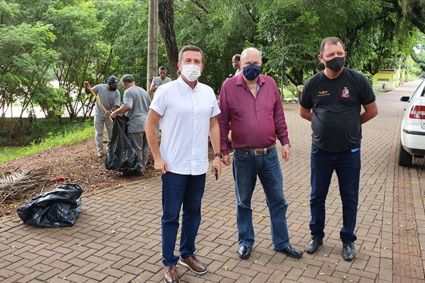 Parlamentar também pede reparo nos sanitários existentes na orla da Rua do Porto, na avenida Alidor Pecorari.
