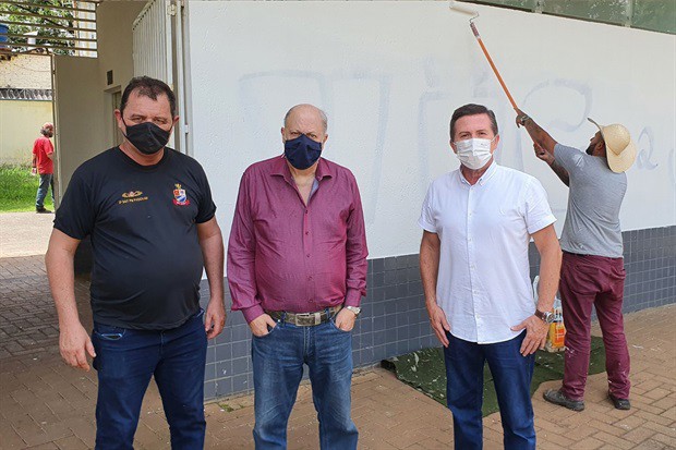 Parlamentar também pede reparo nos sanitários existentes na orla da Rua do Porto, na avenida Alidor Pecorari.