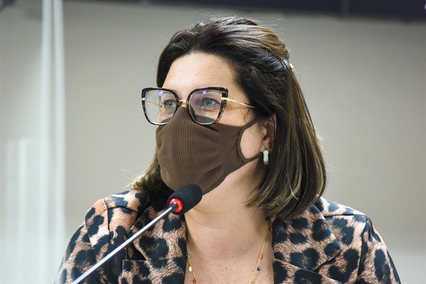 Ana Pavão informa que foi procurada por moradores do bairro Ary Coelho que reclamam de problemas de abastecimento de água