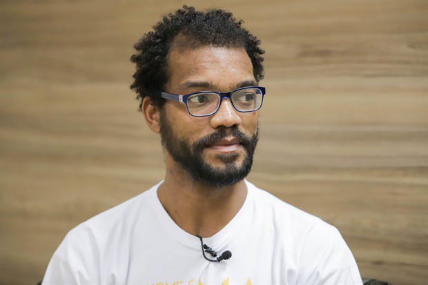 Wellington Camargo é o entrevistado do primeiro bloco do programa que vai ao ar nesta sexta-feira 