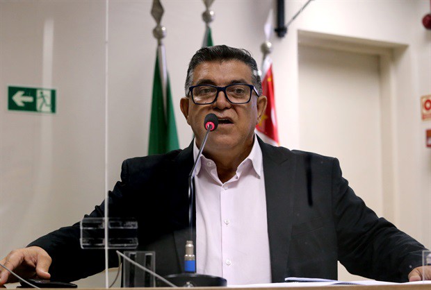 Sindicalista José Antonio Fernandes Paiva ocupou a tribuna popular nesta segunda-feira (18)