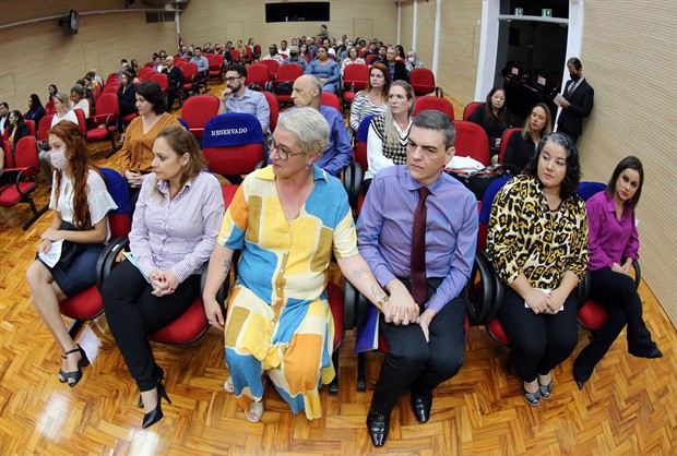 Reunião solene foi realizada na noite desta quarta-feira (11)