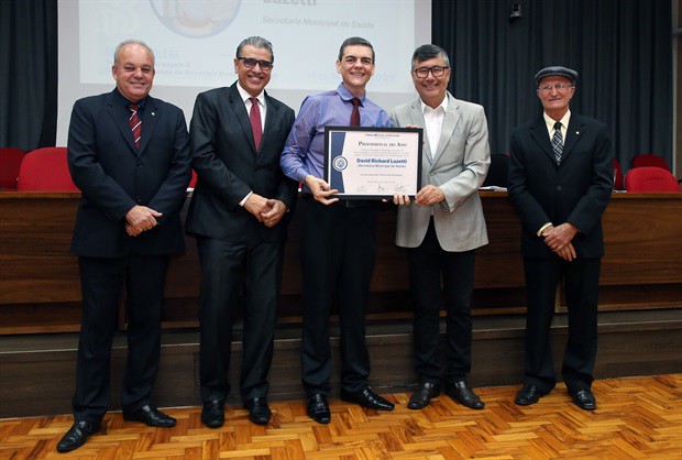 Reunião solene foi realizada na noite desta quarta-feira (11)