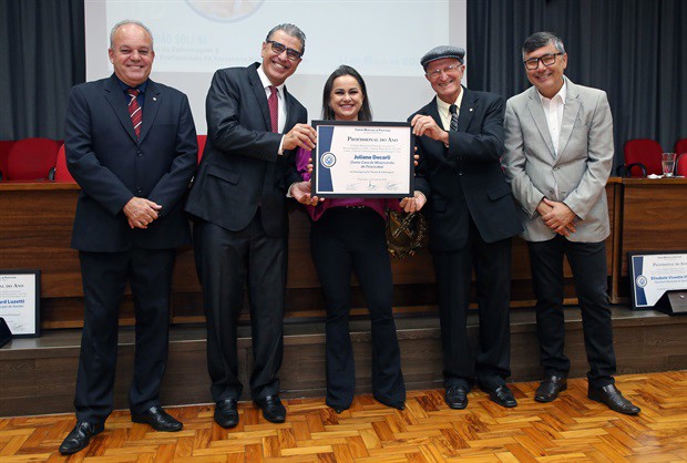 Reunião solene foi realizada na noite desta quarta-feira (11)