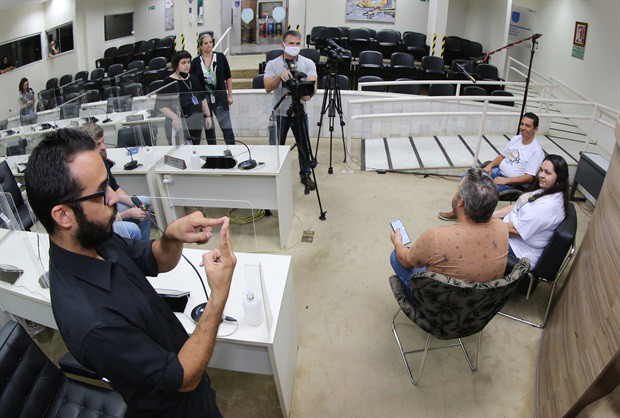 Câmara Convida vai ao ar nesta sexta-feira (13), ao meio-dia, na TV Câmara