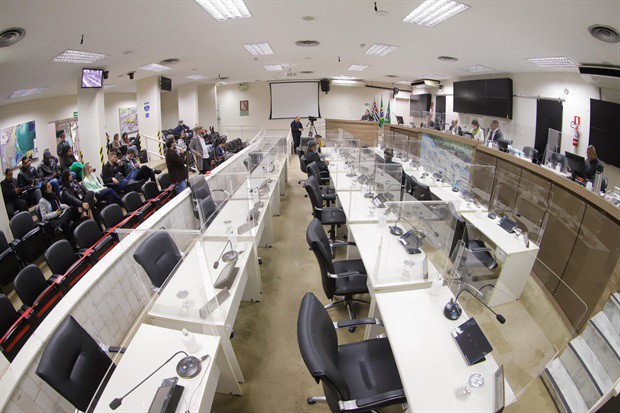 CPI constatou o descumprimento do contrato com a Mirante, descarte irregular de esgoto em mananciais, desequilíbrio contratual, excesso de isenções de tarifas e falta de fiscalização dos serviços