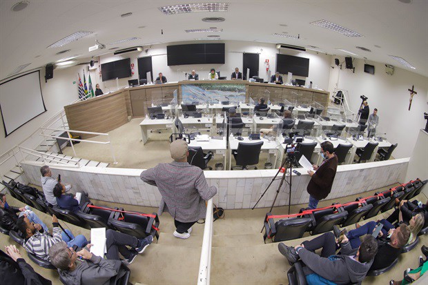 CPI constatou o descumprimento do contrato com a Mirante, descarte irregular de esgoto em mananciais, desequilíbrio contratual, excesso de isenções de tarifas e falta de fiscalização dos serviços