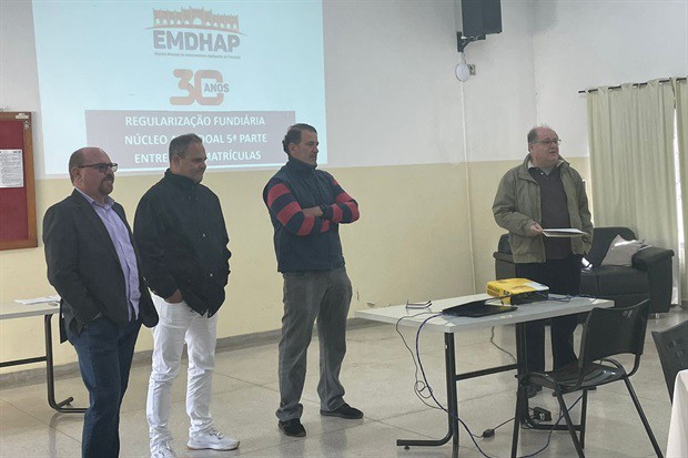 Josef Borges participou da solenidade de entrega de matrículas aos moradores do Algodoal e do IAA Bananal