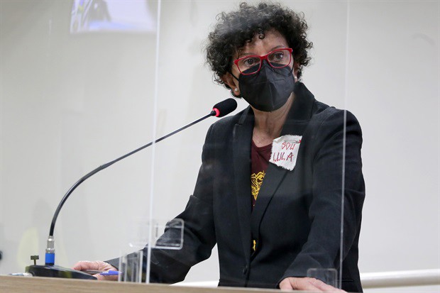 Segundo a parlamentar, Conselho Municipal de Saúde vai discutir contratação de organização social para a saúde