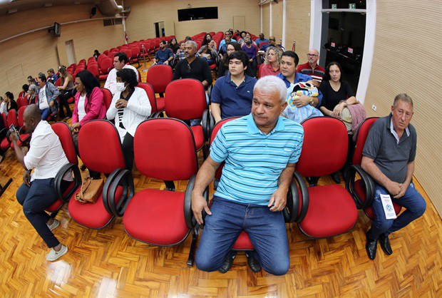 Familiares, amigos e colegas de trabalho descreveram o espírito de determinação e honestidade de Nelson Ferreira