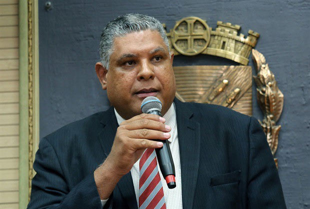 Familiares, amigos e colegas de trabalho descreveram o espírito de determinação e honestidade de Nelson Ferreira