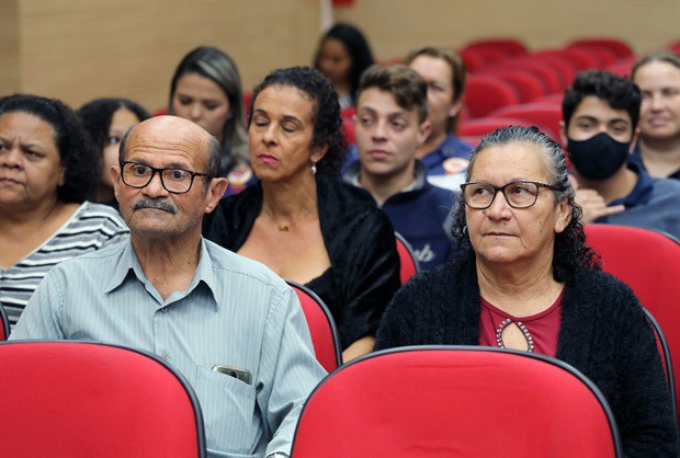 Familiares, amigos e colegas de trabalho descreveram o espírito de determinação e honestidade de Nelson Ferreira