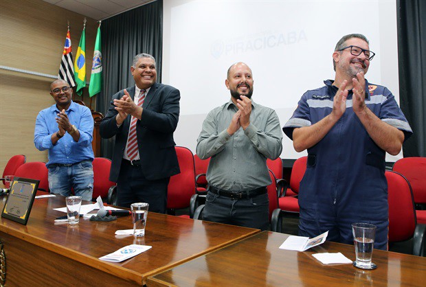 Familiares, amigos e colegas de trabalho descreveram o espírito de determinação e honestidade de Nelson Ferreira