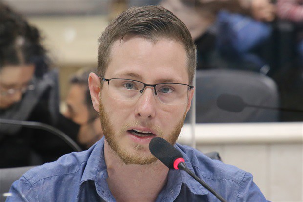 Gustavo Pompeo fez o uso da palavra na condição de liderança partidária na noite desta segunda-feira (6)