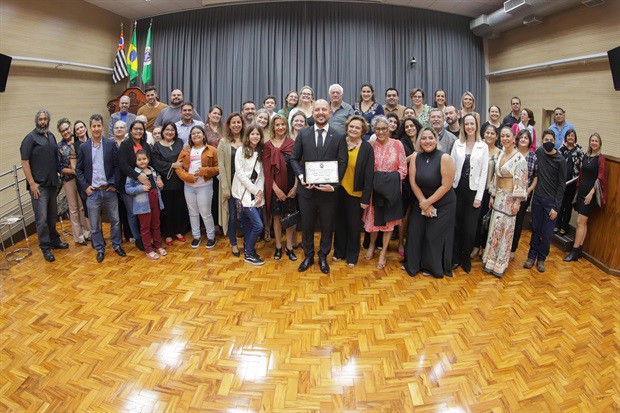 Solenidade de entrega de título de Cidadão Piracicabano ao médico Fábio Eduardo Pessotti