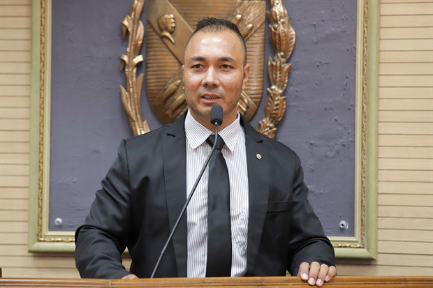 A reunião solene foi presidida pelo vereador Ciro da Van