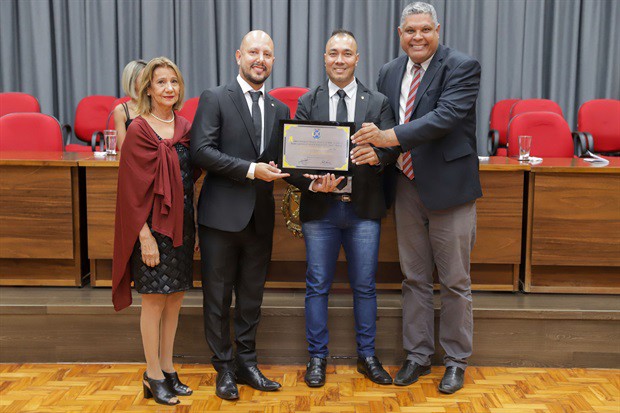 Solenidade de entrega de título de Cidadão Piracicabano ao médico Fábio Eduardo Pessotti