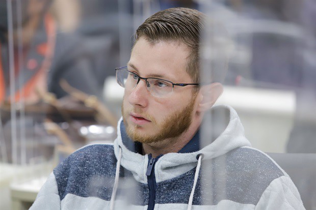 Na 10ª reunião extraordinária, realizada nesta quinta-feira (9), o vereador Gustavo Pompeo (AVANTE) utilizou tempo previsto no artigo 44 para mostrar situação de buracos sem manutenção