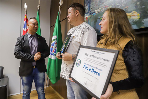 Padaria atua há 10 anos no bairro Santa Terezinha e, segundo o parlamentar, atualmente presta um serviço de relevância para a comunidade