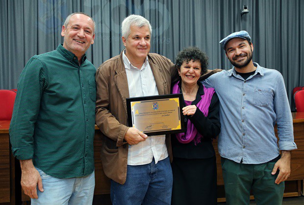 Reunião solene foi realizada na noite desta terça-feira (21)