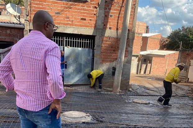 Comunidade Portelinha ganha obras de drenagem e pavimentação