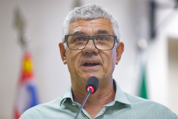 Sérgio da Van ocupou a tribuna popular na noite desta quinta-feira (30)