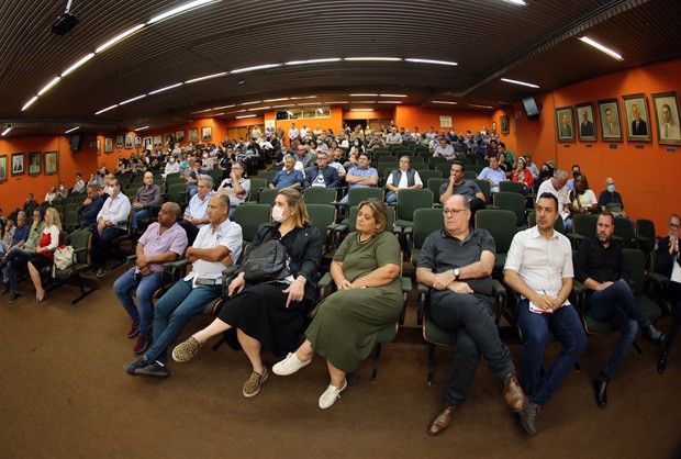 Vereadores cobraram compromisso do Poder Executivo de demarcar áreas para habitação social em outras regiões