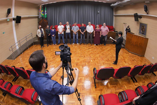 Muro do Centro Comunitário do bairro recebeu painéis elaborados pelos artistas em parceria com as crianças da comunidade