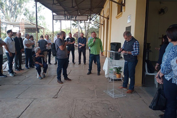 Os eventos foram organizados pela prefeitura e tiveram a participação das comunidades desses dois bairros tradicionais do município e muitas homenagens