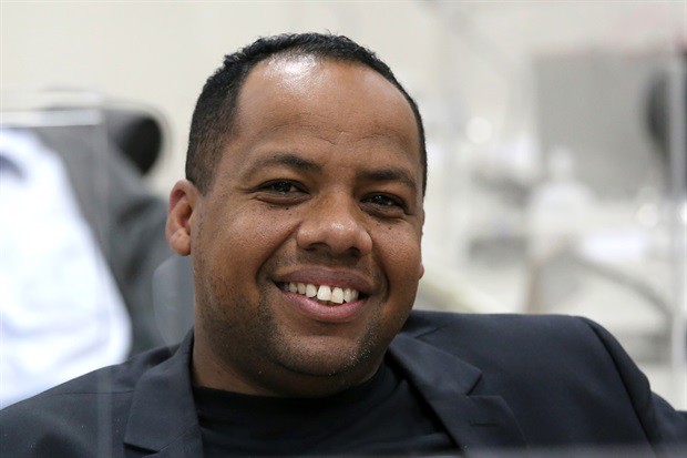 Vereador Thiago Ribeiro (PSC) é autor de homenagem à educadora