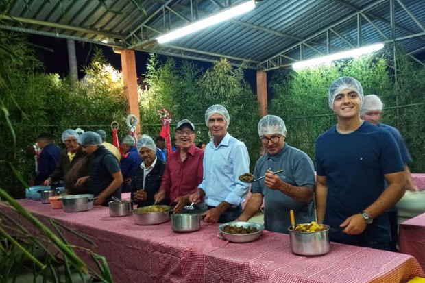 Celebração do Divino Espirito Santo no distrito de Artemis