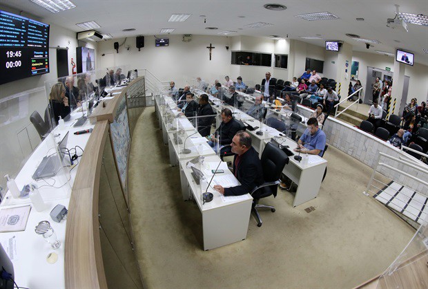 Requerimento foi aprovado na reunião ordinária desta segunda-feira