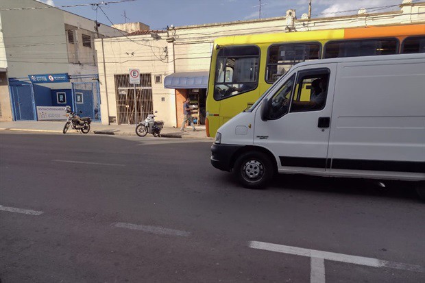 Local previsto para a construção de faixas elevadas na avenida Rui Barbosa, na Vila Rezende