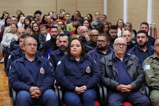Cerimônia realizada no Salão Nobre “Helly de Campos Melges” contou com a presença de servidores da SAP, parlamentares, amigos e parentes dos homenageados