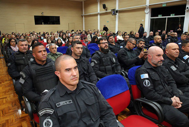 Cerimônia realizada no Salão Nobre “Helly de Campos Melges” contou com a presença de servidores da SAP, parlamentares, amigos e parentes dos homenageados