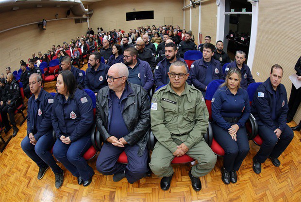 Cerimônia realizada no Salão Nobre “Helly de Campos Melges” contou com a presença de servidores da SAP, parlamentares, amigos e parentes dos homenageados