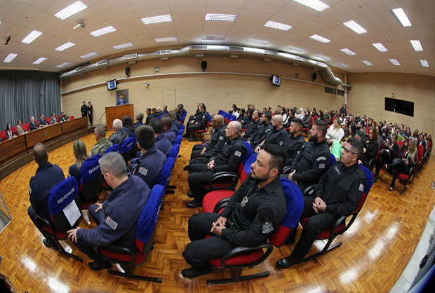 Cerimônia realizada no Salão Nobre “Helly de Campos Melges” contou com a presença de servidores da SAP, parlamentares, amigos e parentes dos homenageados