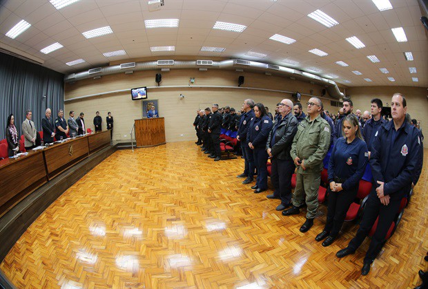 Cerimônia realizada no Salão Nobre “Helly de Campos Melges” contou com a presença de servidores da SAP, parlamentares, amigos e parentes dos homenageados