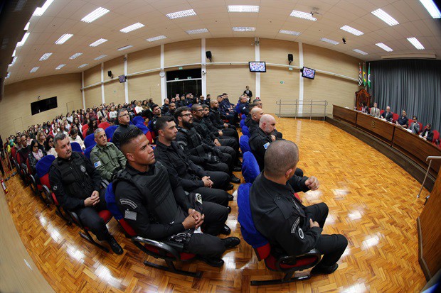 Cerimônia realizada no Salão Nobre “Helly de Campos Melges” contou com a presença de servidores da SAP, parlamentares, amigos e parentes dos homenageados